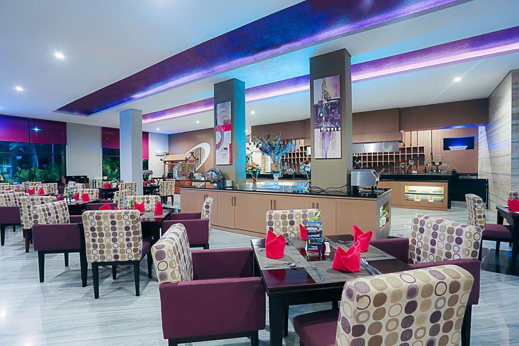 Mercure Palu Extérieur photo