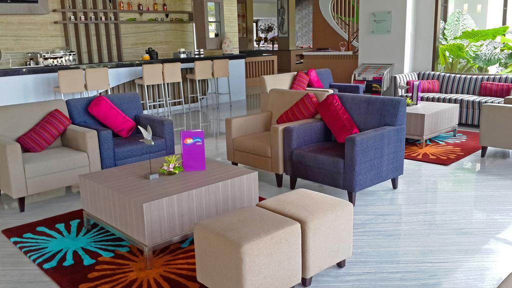 Mercure Palu Extérieur photo