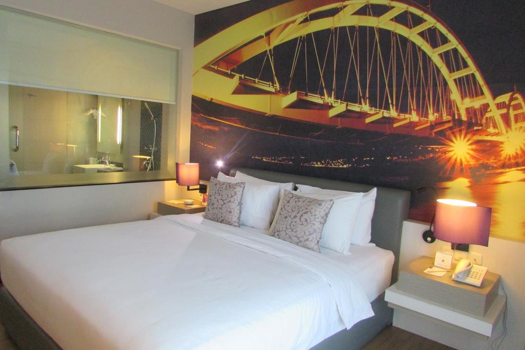 Mercure Palu Extérieur photo