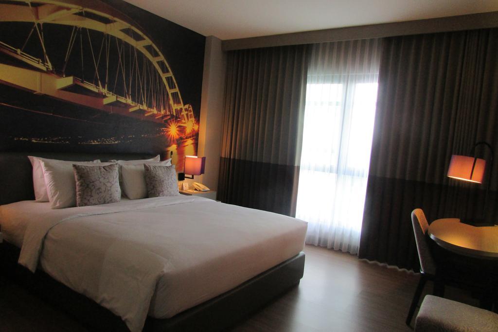 Mercure Palu Extérieur photo