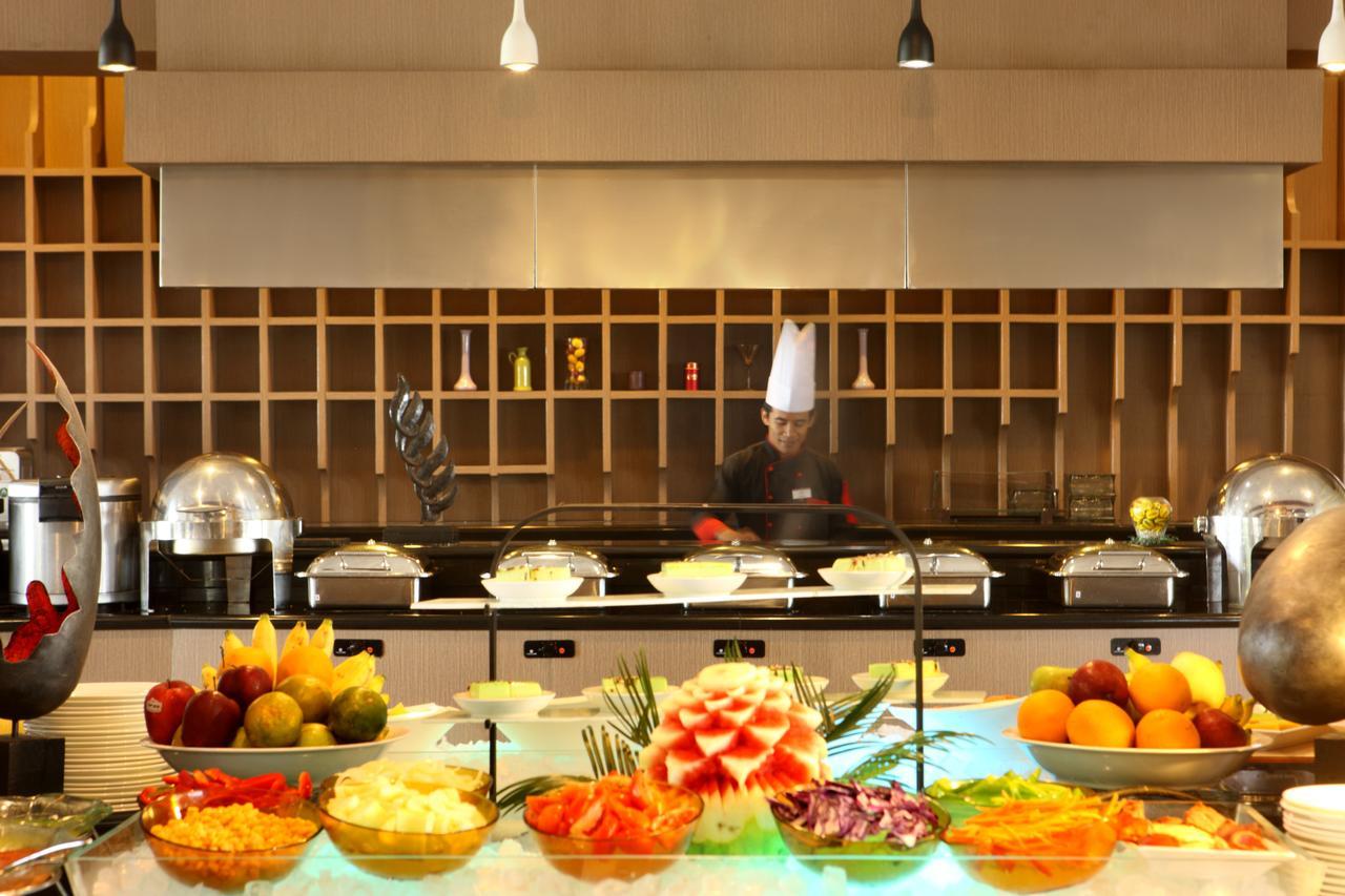 Mercure Palu Extérieur photo
