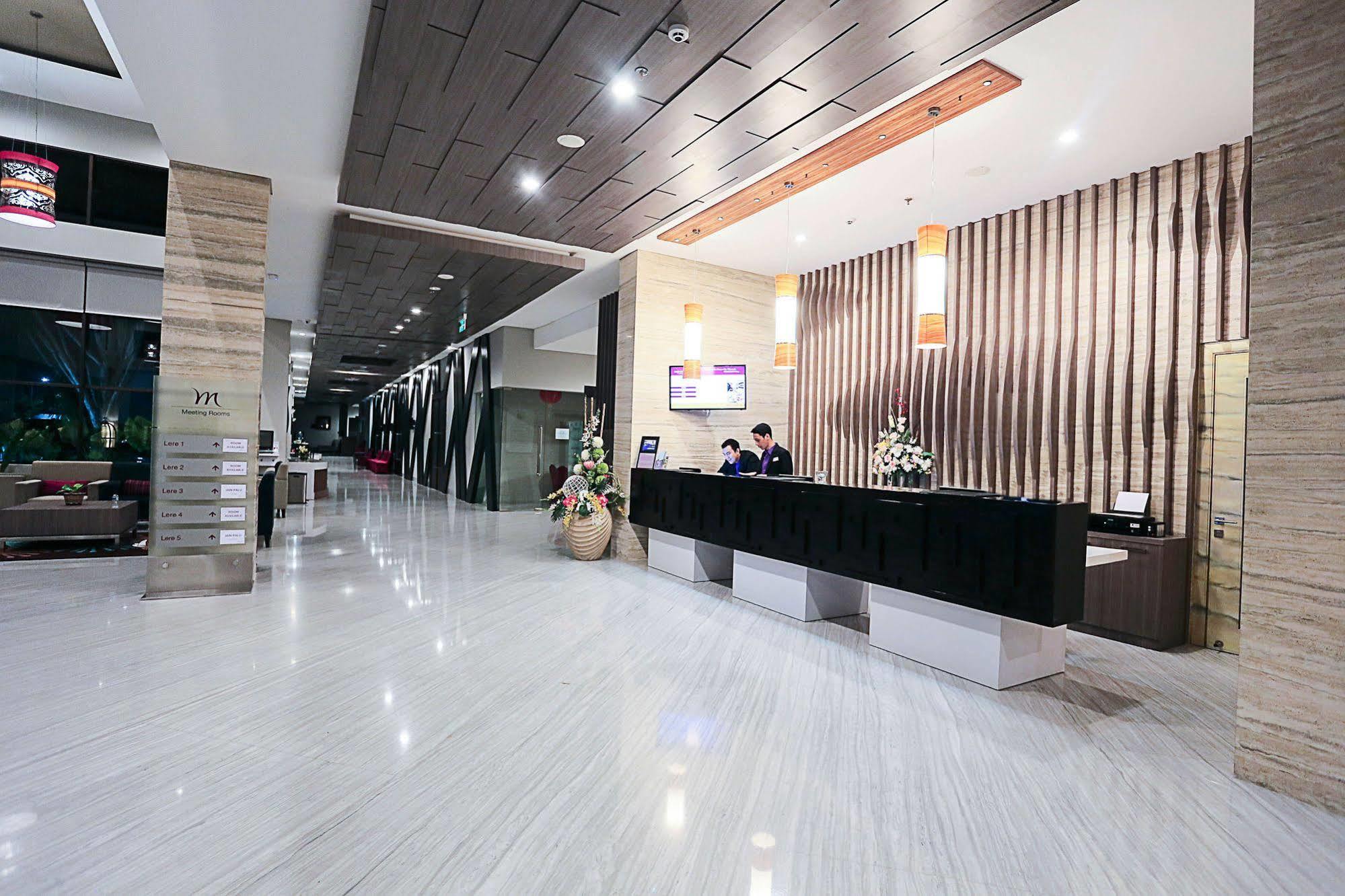 Mercure Palu Extérieur photo