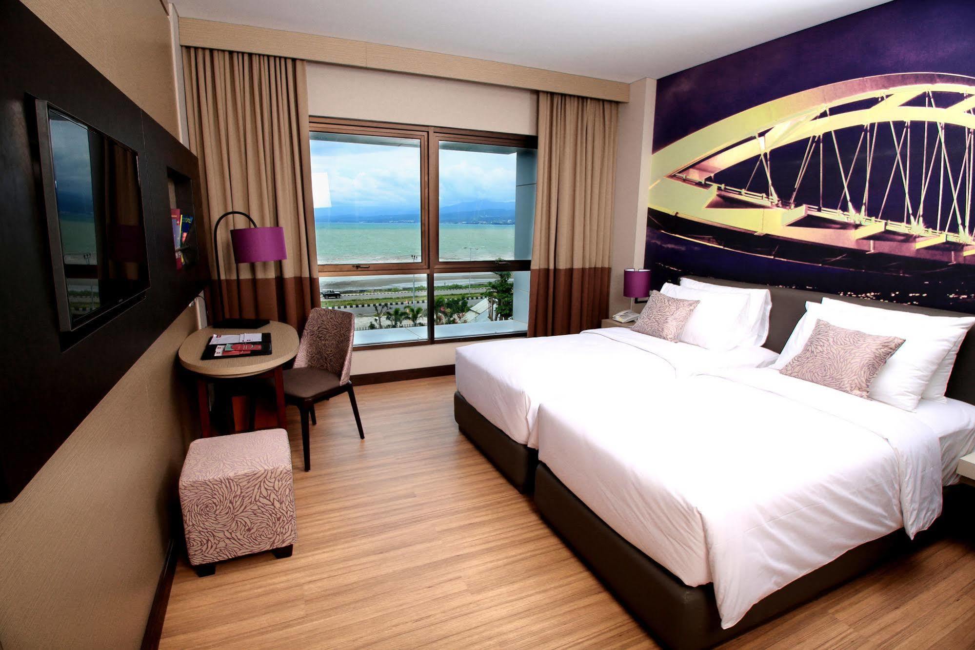 Mercure Palu Extérieur photo