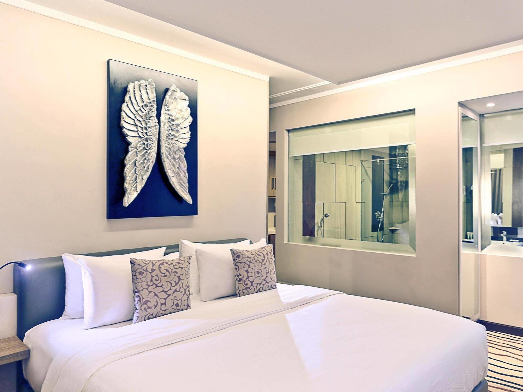 Mercure Palu Extérieur photo