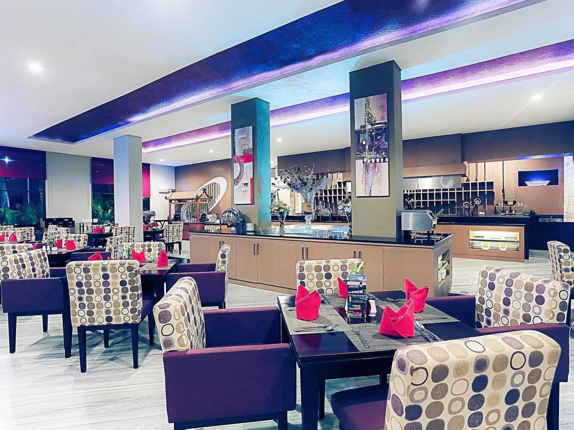 Mercure Palu Extérieur photo