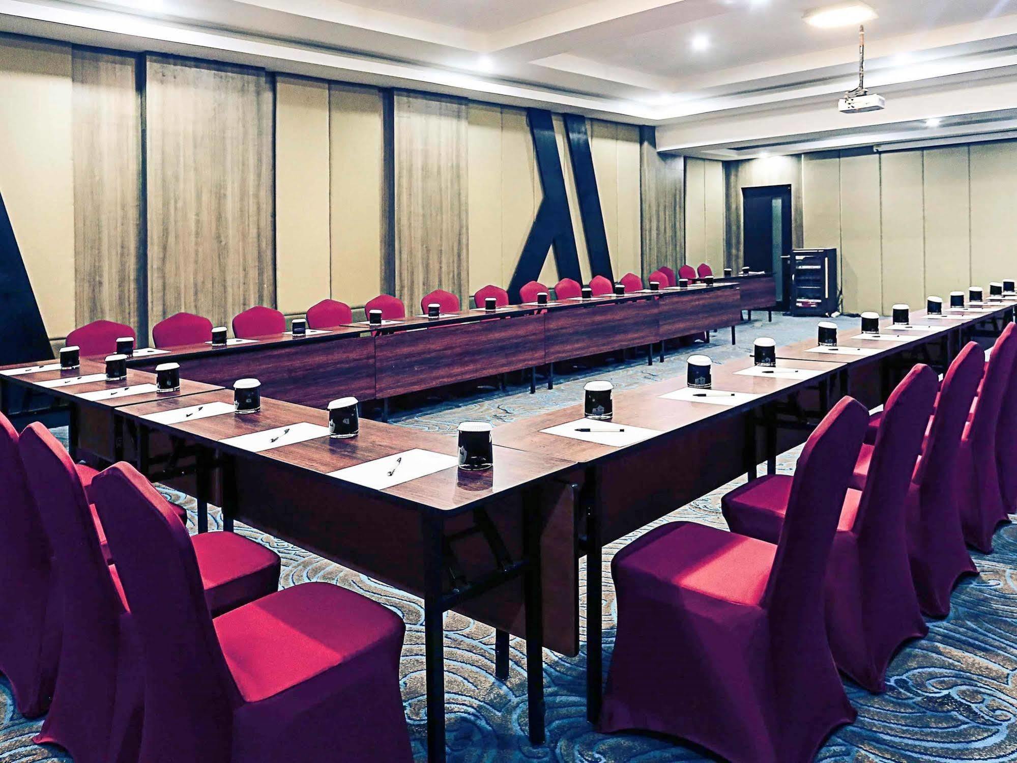 Mercure Palu Extérieur photo