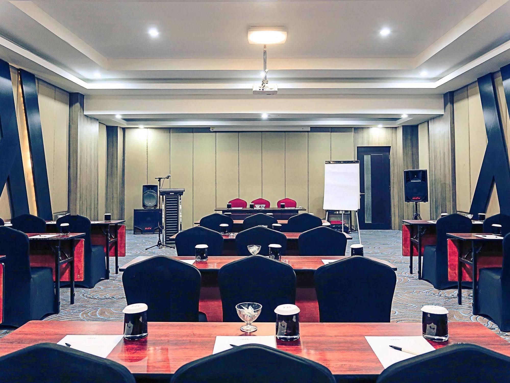 Mercure Palu Extérieur photo