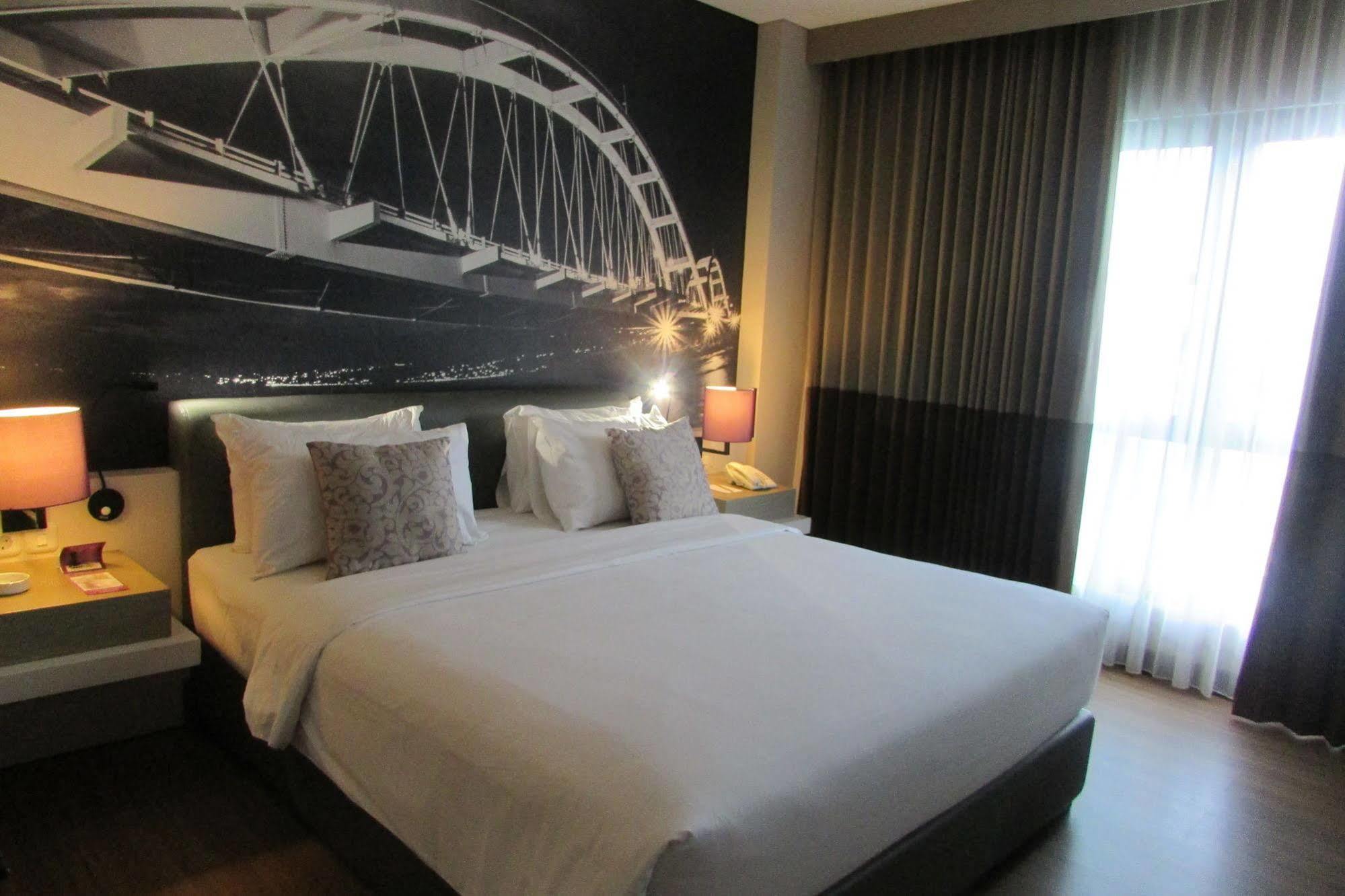 Mercure Palu Extérieur photo